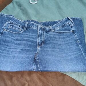 Women's St. John's Bay Capri Jeans